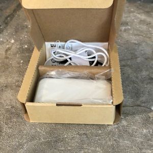 🛑SOLD🛑 White speaker